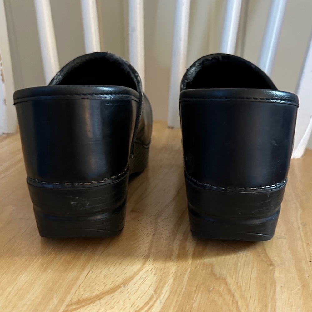 Dansko Black Women's Loafers/clogs size 39 - Picture 5 of 10